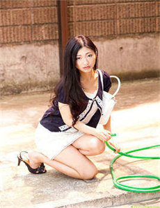 征服艳妇后宫春色